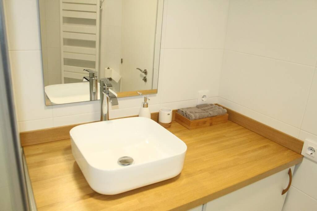Nuevo Y Acogedor Apto En Vielha-Betren. Con Garaje Apartment Exterior photo